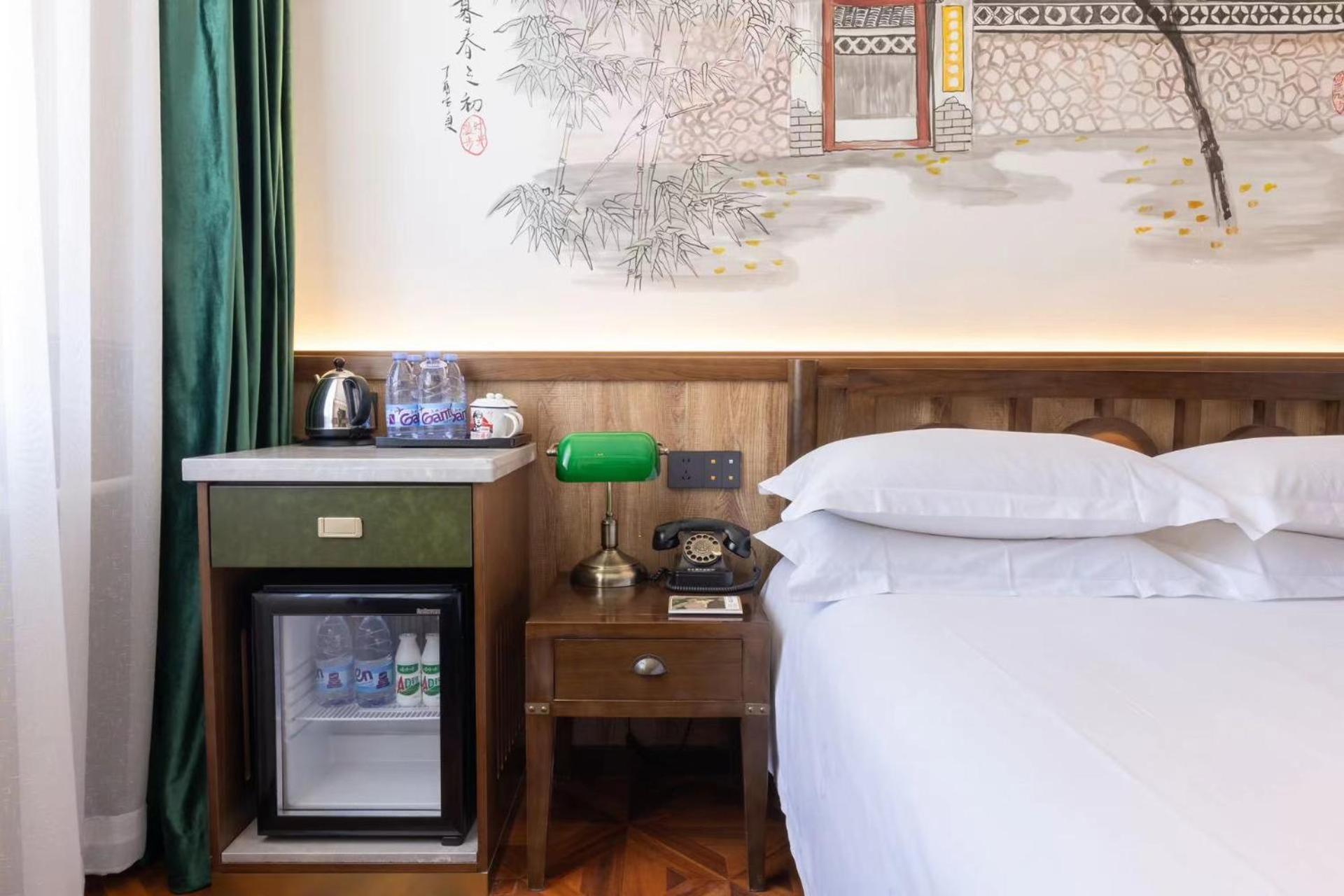 Nost Algia Hotel Near Beijing Panjiayuan Antique Market- Beijing Happy Valley, Cbd, China Zun And Sanlitun, Tian'Anmen Square, Free Ice Cream, Mineral Water, Coffee, Snacks And Laundry Service, Free Gymnastic, English Communication Well Exterior photo