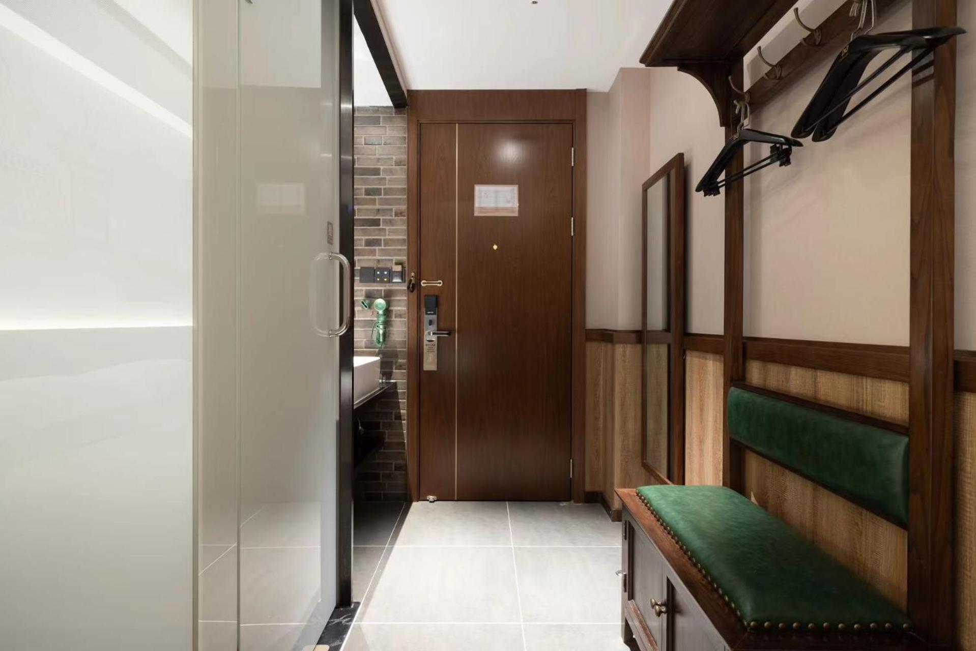 Nost Algia Hotel Near Beijing Panjiayuan Antique Market- Beijing Happy Valley, Cbd, China Zun And Sanlitun, Tian'Anmen Square, Free Ice Cream, Mineral Water, Coffee, Snacks And Laundry Service, Free Gymnastic, English Communication Well Exterior photo