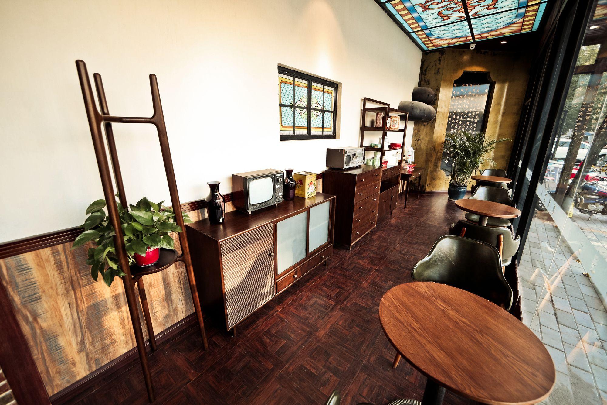 Nost Algia Hotel Near Beijing Panjiayuan Antique Market- Beijing Happy Valley, Cbd, China Zun And Sanlitun, Tian'Anmen Square, Free Ice Cream, Mineral Water, Coffee, Snacks And Laundry Service, Free Gymnastic, English Communication Well Exterior photo