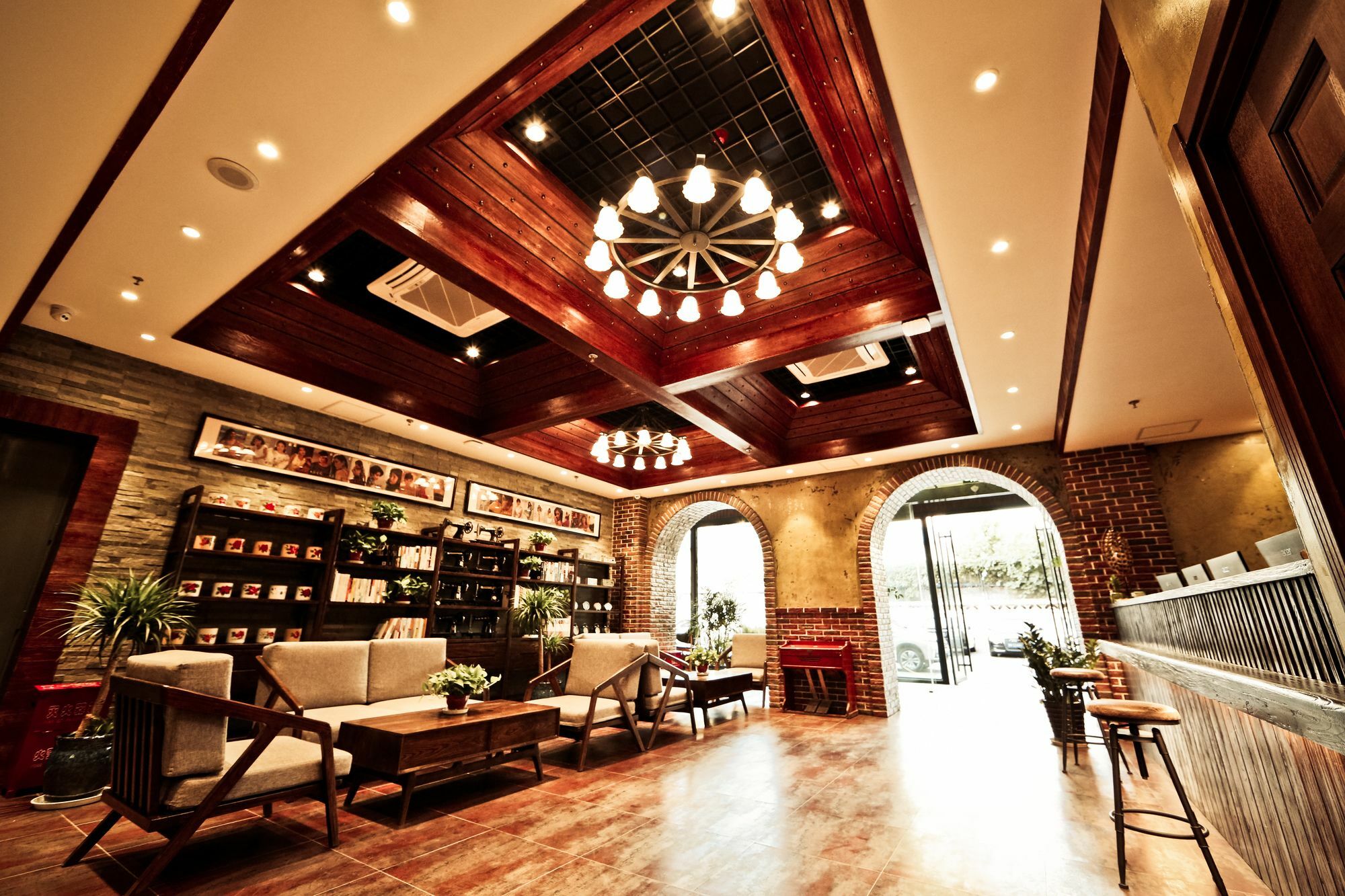 Nost Algia Hotel Near Beijing Panjiayuan Antique Market- Beijing Happy Valley, Cbd, China Zun And Sanlitun, Tian'Anmen Square, Free Ice Cream, Mineral Water, Coffee, Snacks And Laundry Service, Free Gymnastic, English Communication Well Exterior photo
